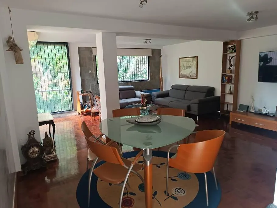 Apartamento Excelente Localidad En El Rosal Caracas